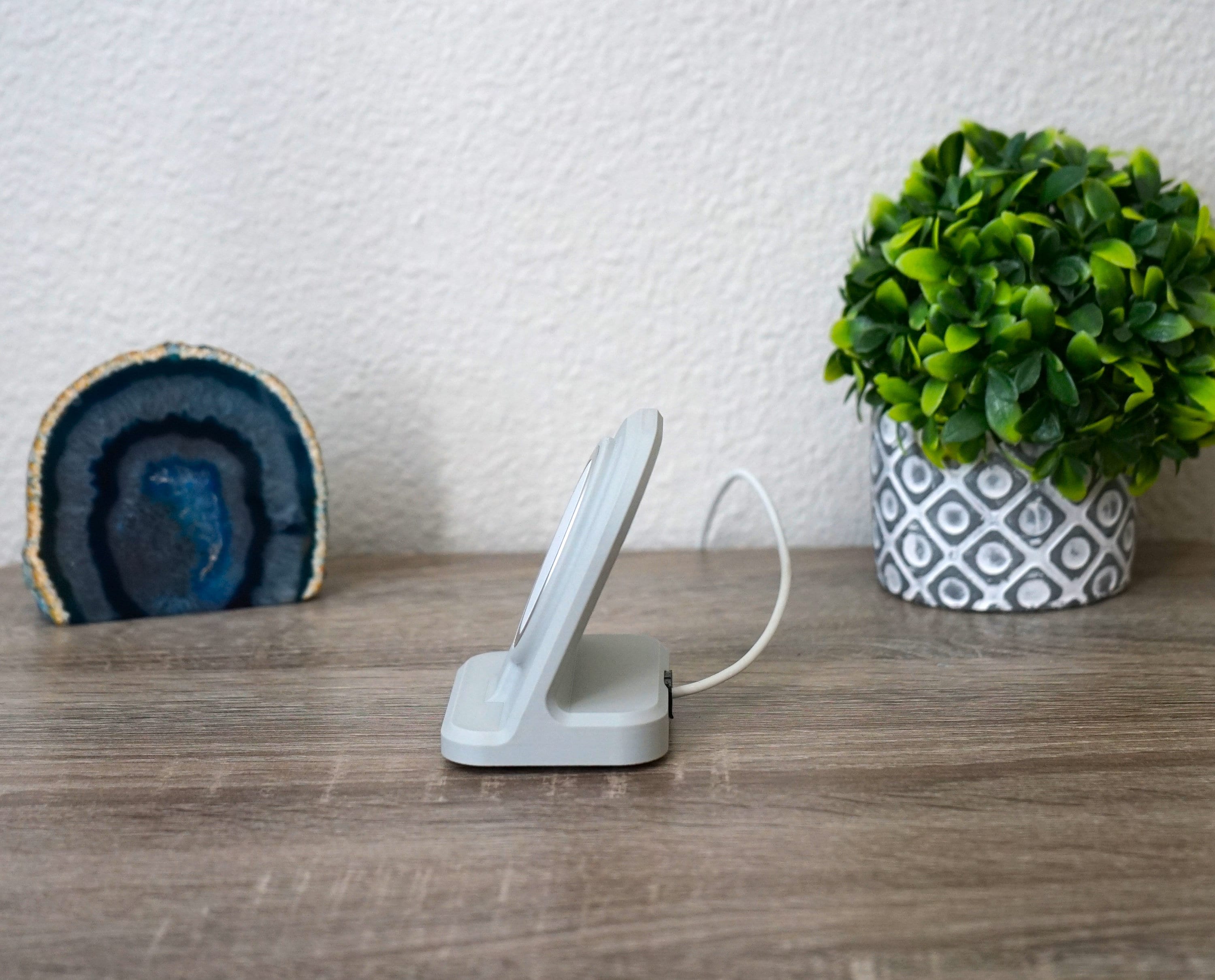 Standby Mode MagSafe Stand for 15W Apple MagSafe with Rubber Cable (3D Printed)