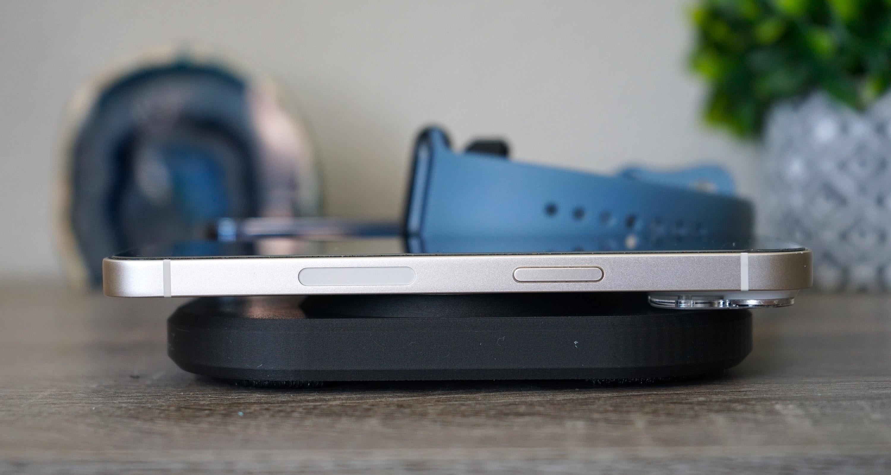 Dual MagSafe and Apple Watch Charger Stand