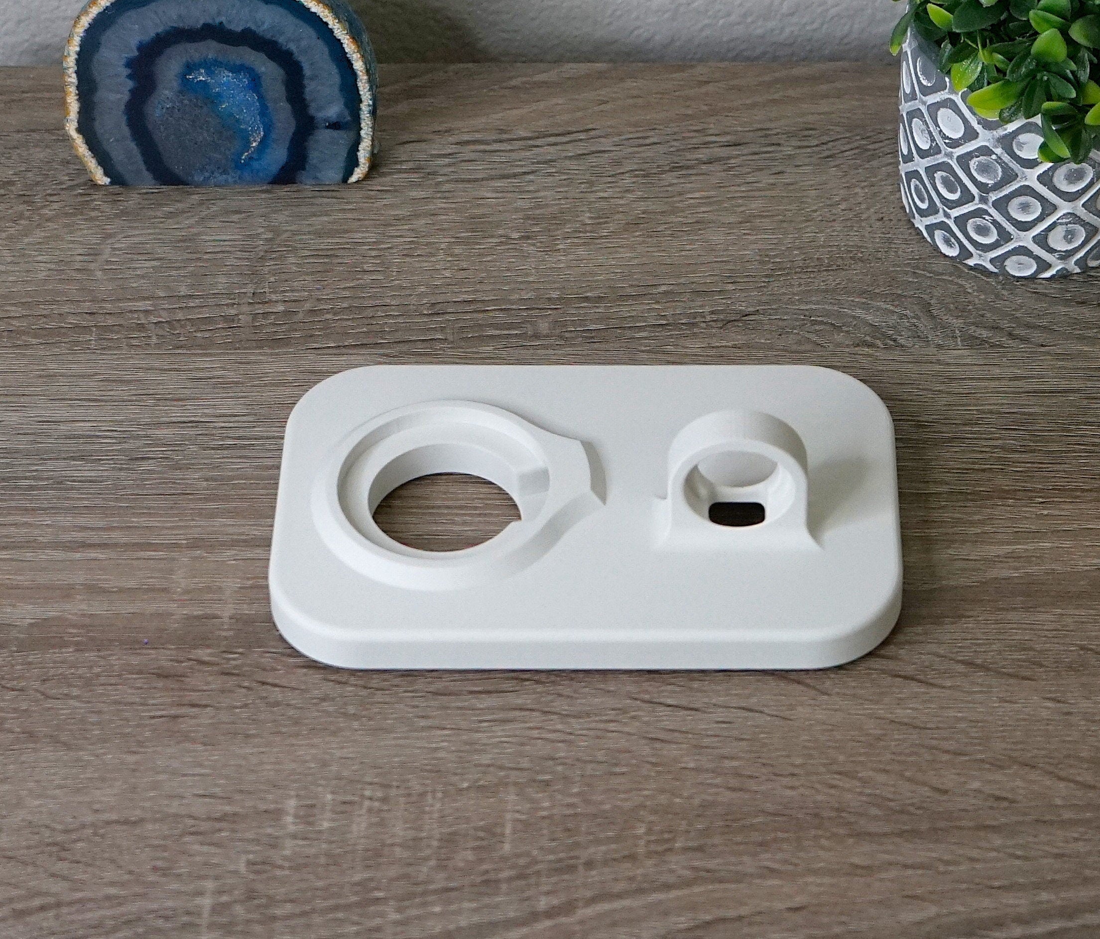iPhone, Apple Watch, and Airpod MagSafe Holder Apple MagSafe Charger